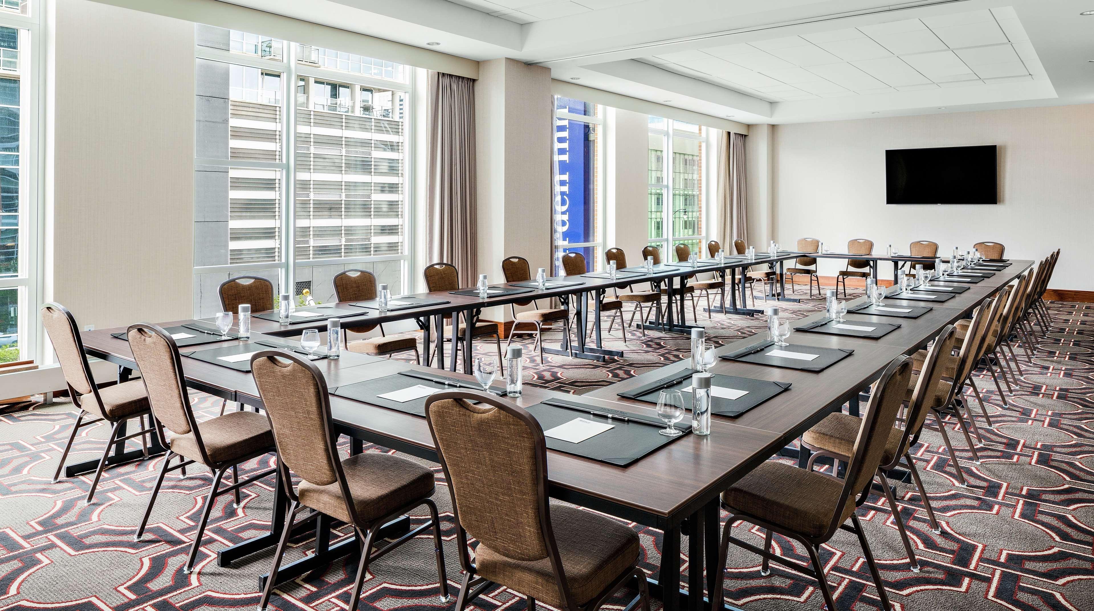 Home2 Suites By Hilton Chicago Mccormick Place Bagian luar foto