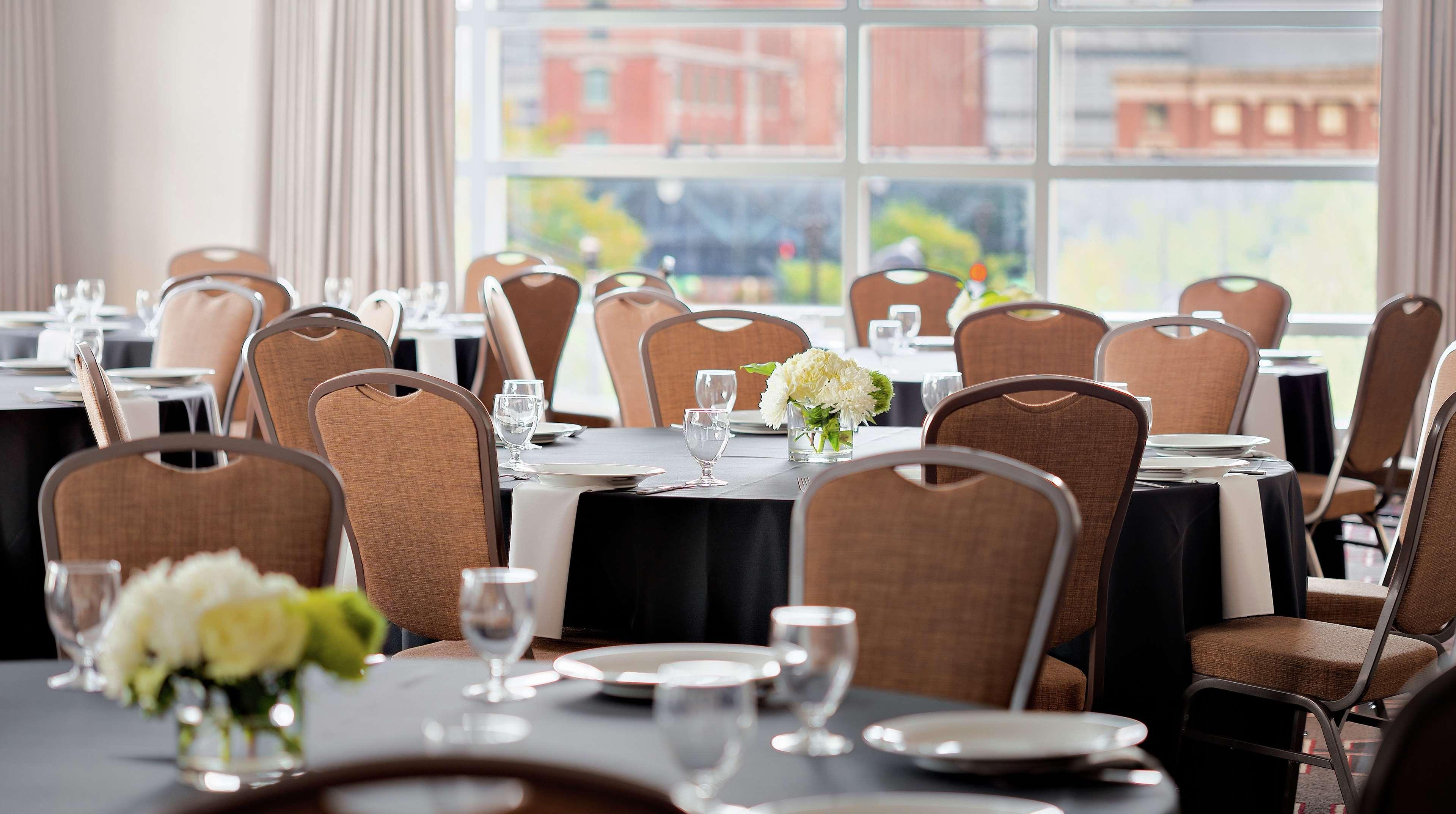 Home2 Suites By Hilton Chicago Mccormick Place Bagian luar foto