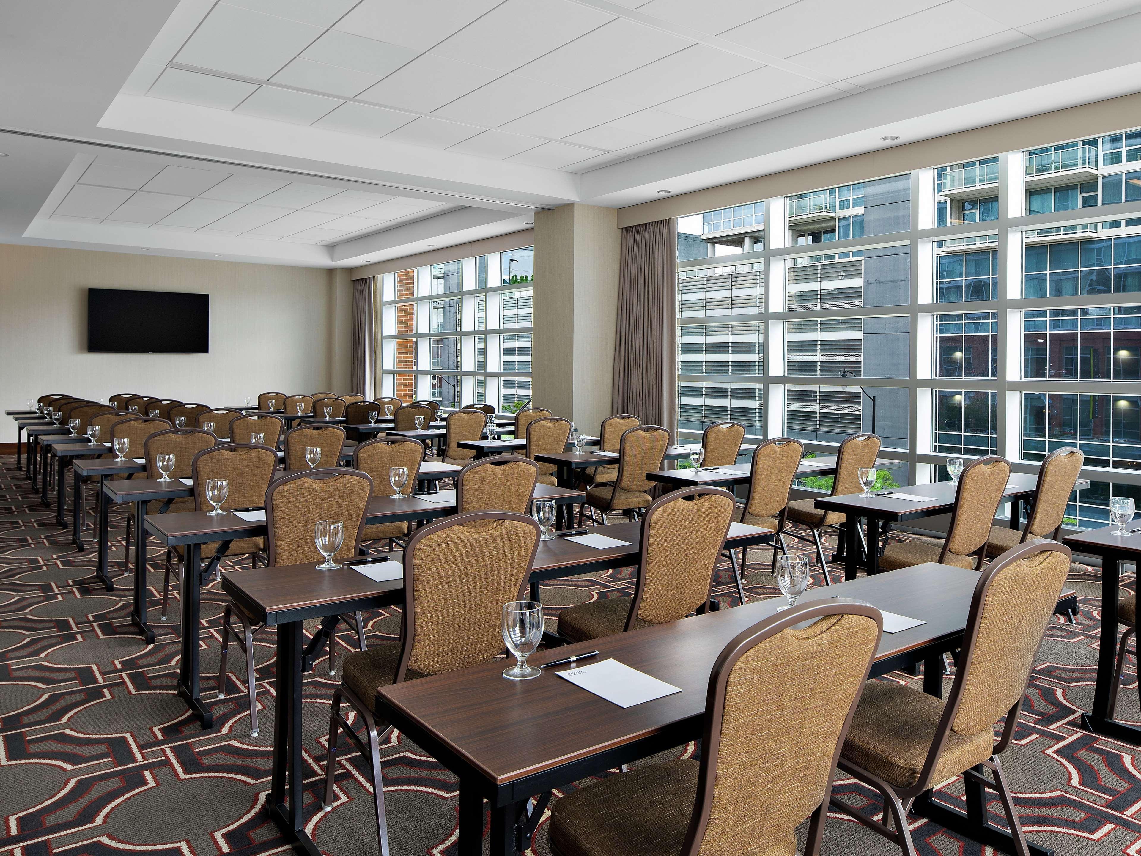 Home2 Suites By Hilton Chicago Mccormick Place Bagian luar foto
