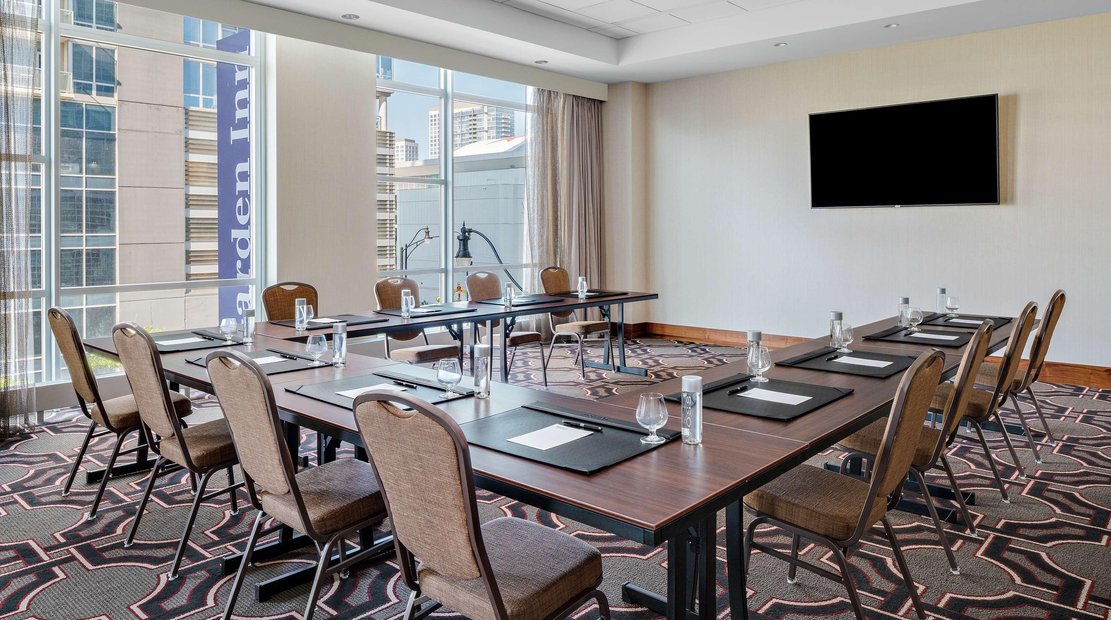 Home2 Suites By Hilton Chicago Mccormick Place Bagian luar foto
