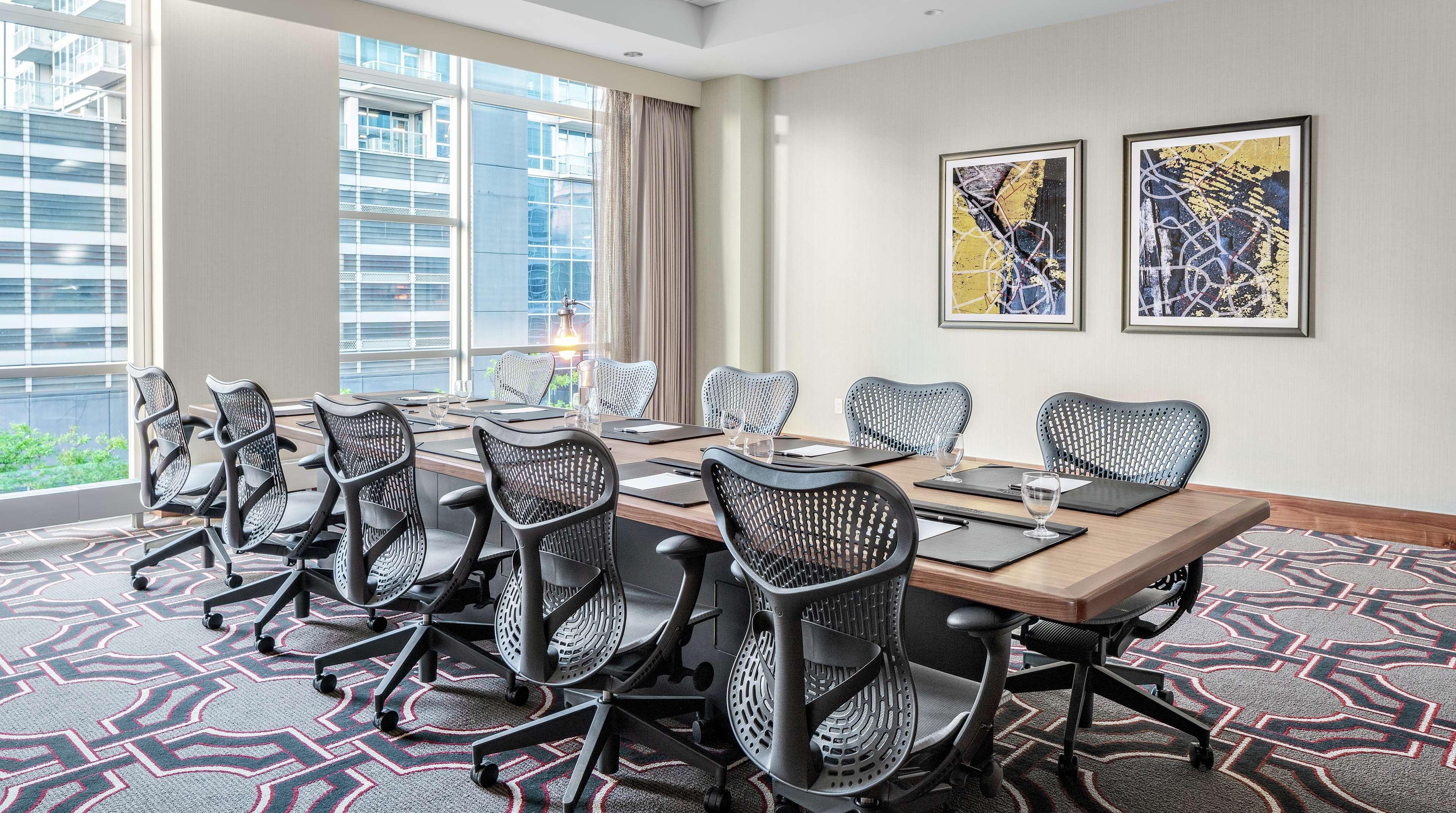 Home2 Suites By Hilton Chicago Mccormick Place Bagian luar foto