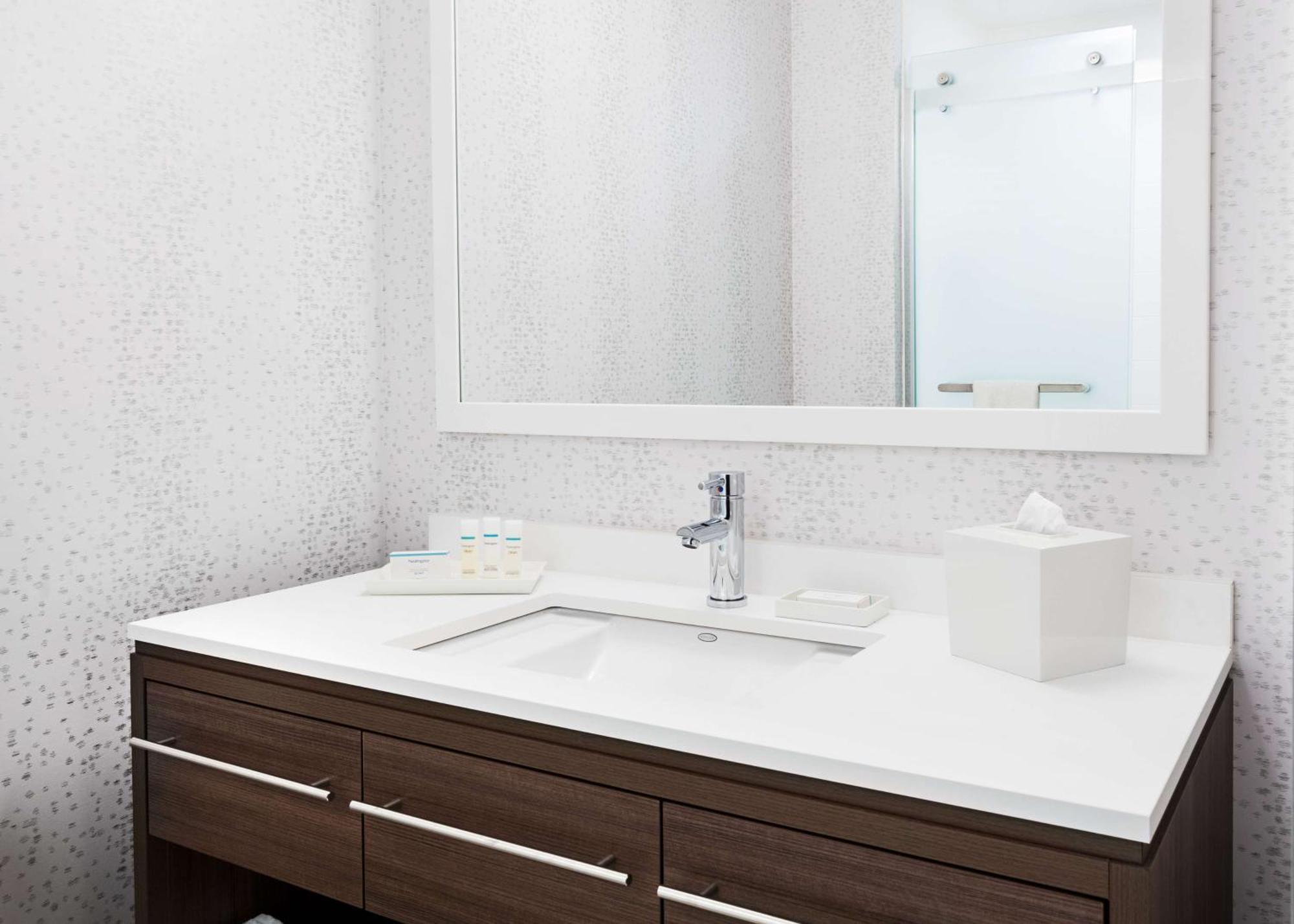 Home2 Suites By Hilton Chicago Mccormick Place Bagian luar foto