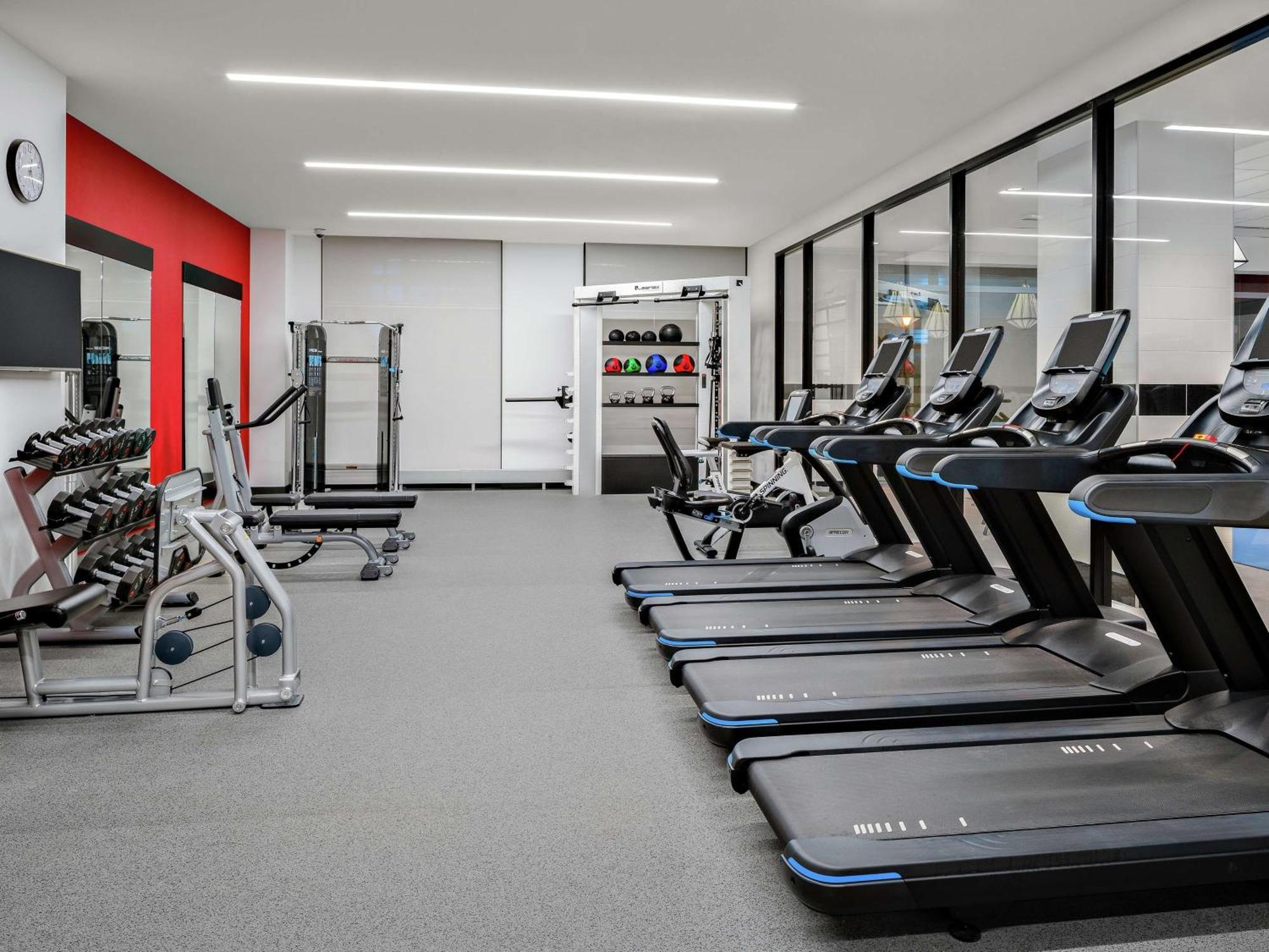 Home2 Suites By Hilton Chicago Mccormick Place Bagian luar foto